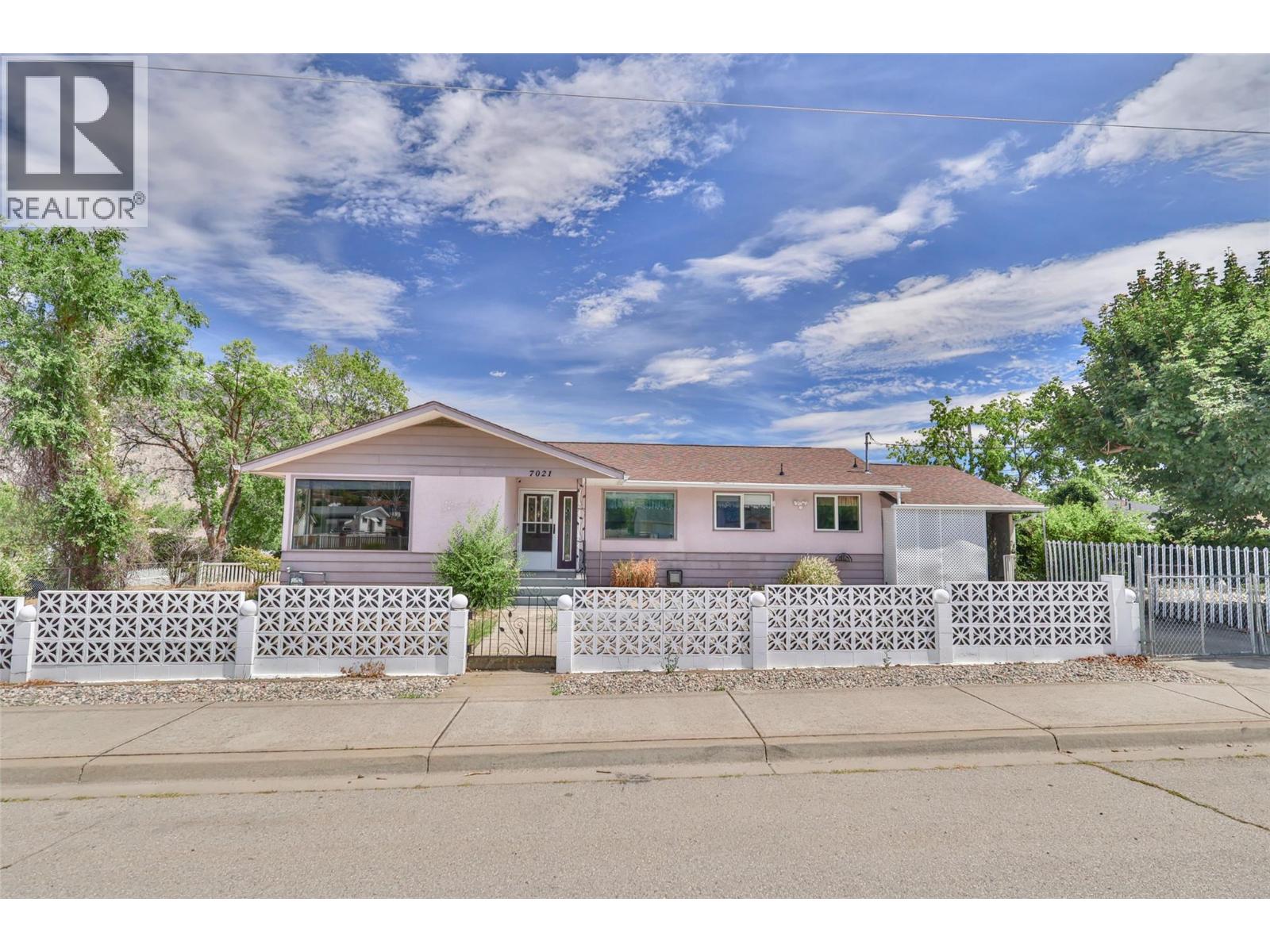 7021 87th Street Property Photo 1