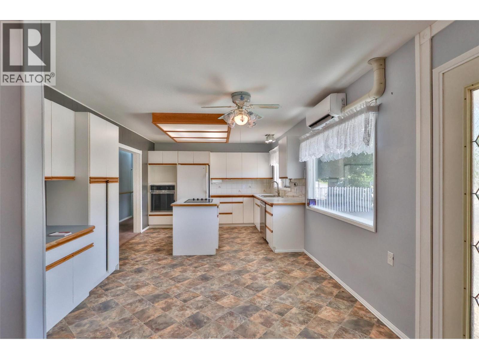 7021 87th Street Property Photo 13