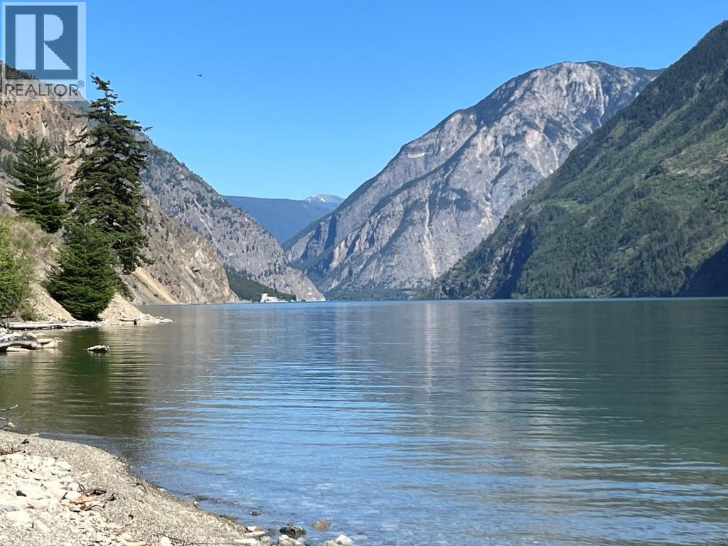 Dl 3221 Seton S Lake Property Photo 3
