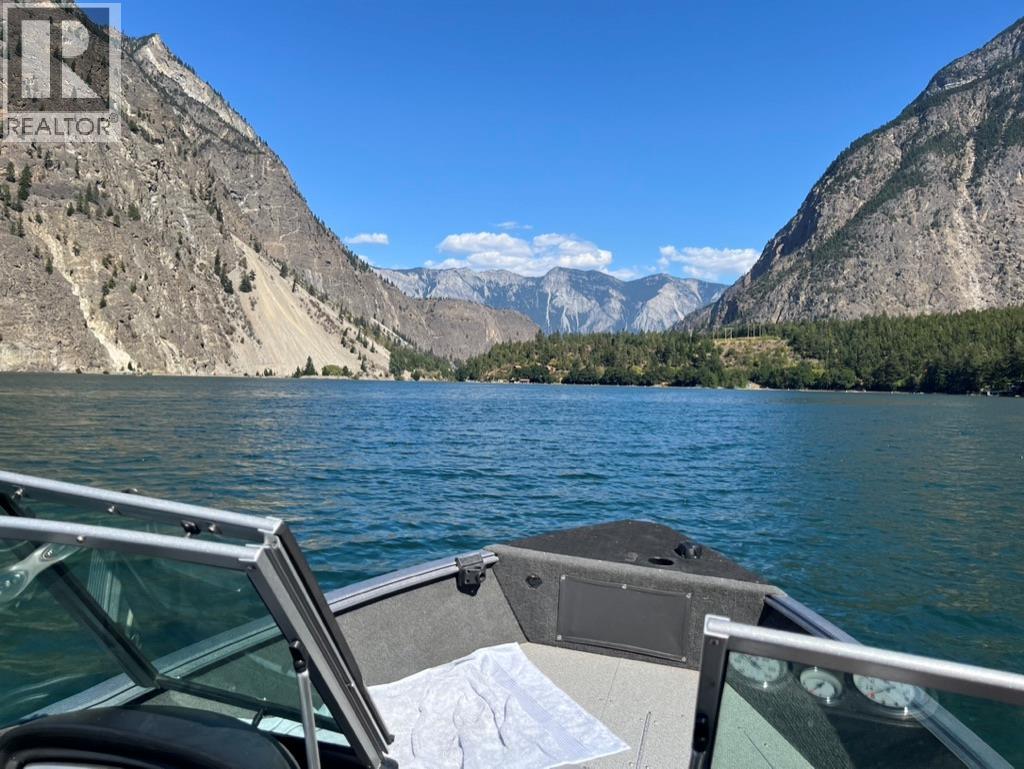 Dl 3221 Seton S Lake Property Photo 8