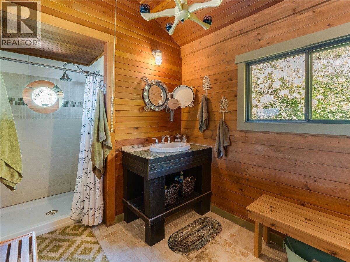 4660 Boat Access West Side Property Photo 38