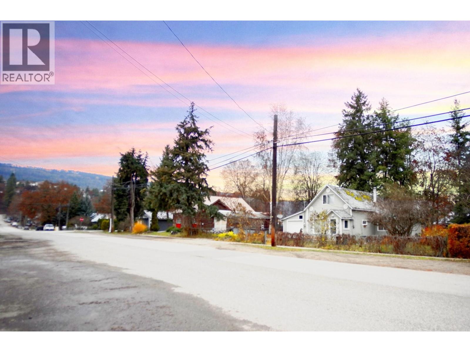607 Regent Avenue Property Photo 1