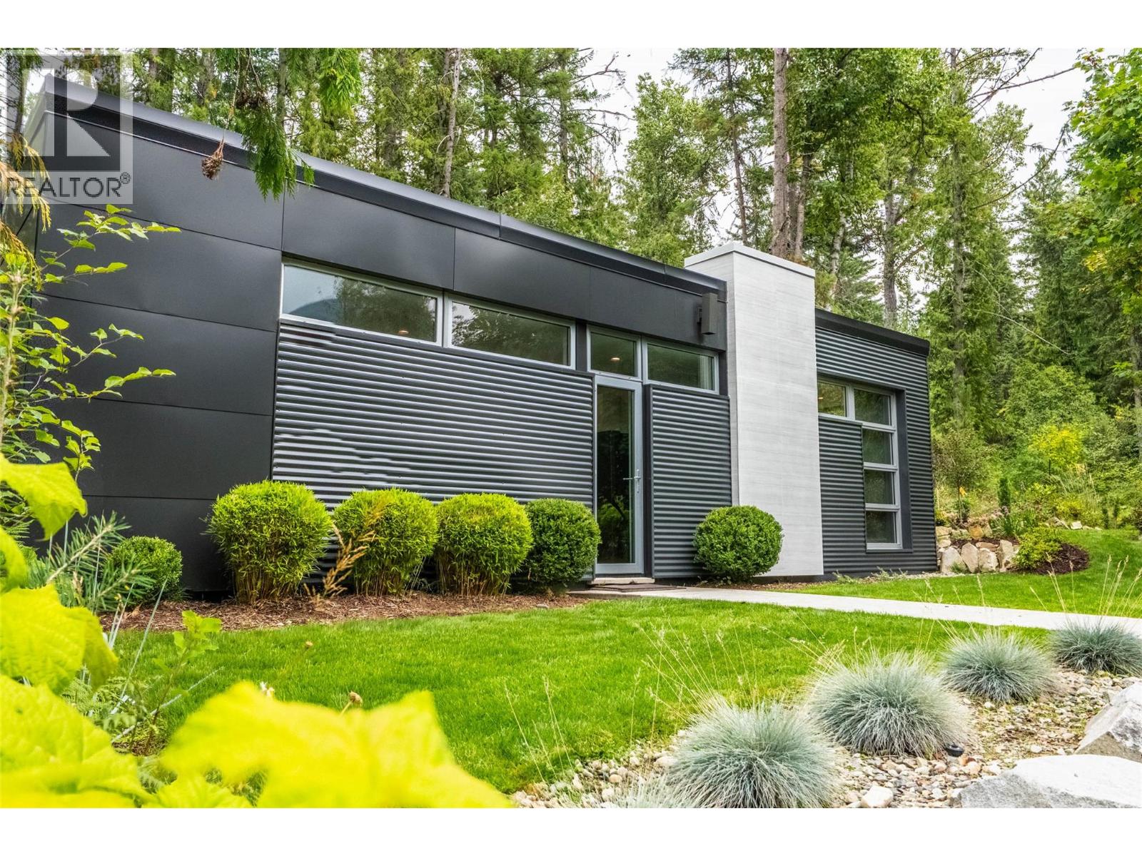 183-191 Kootenay Lake Road Property Photo 1