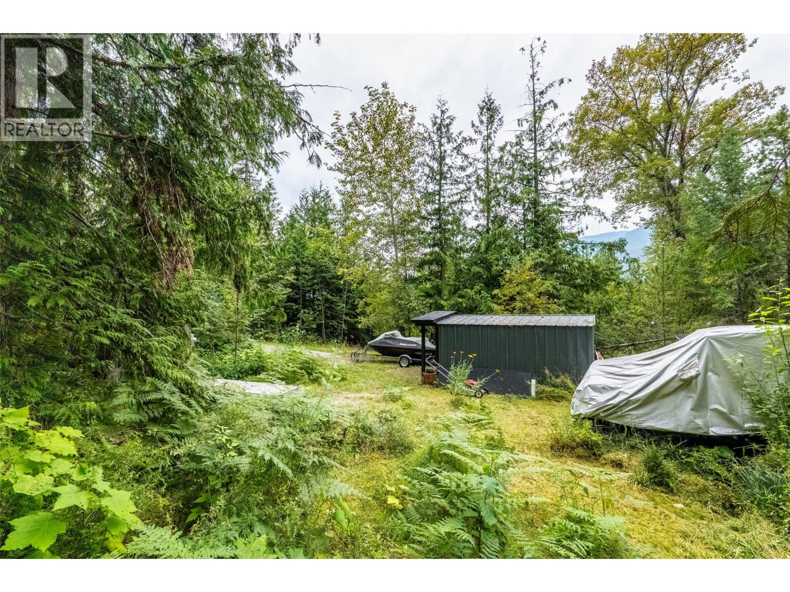 183-191 Kootenay Lake Road Property Photo 14