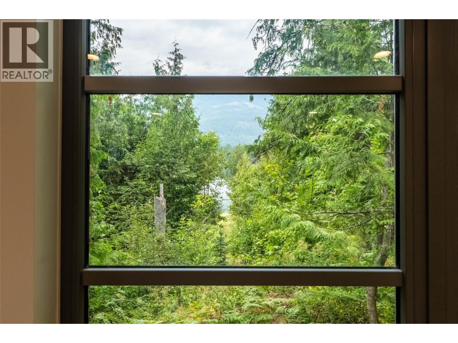 183-191 Kootenay Lake Road Property Photo 49