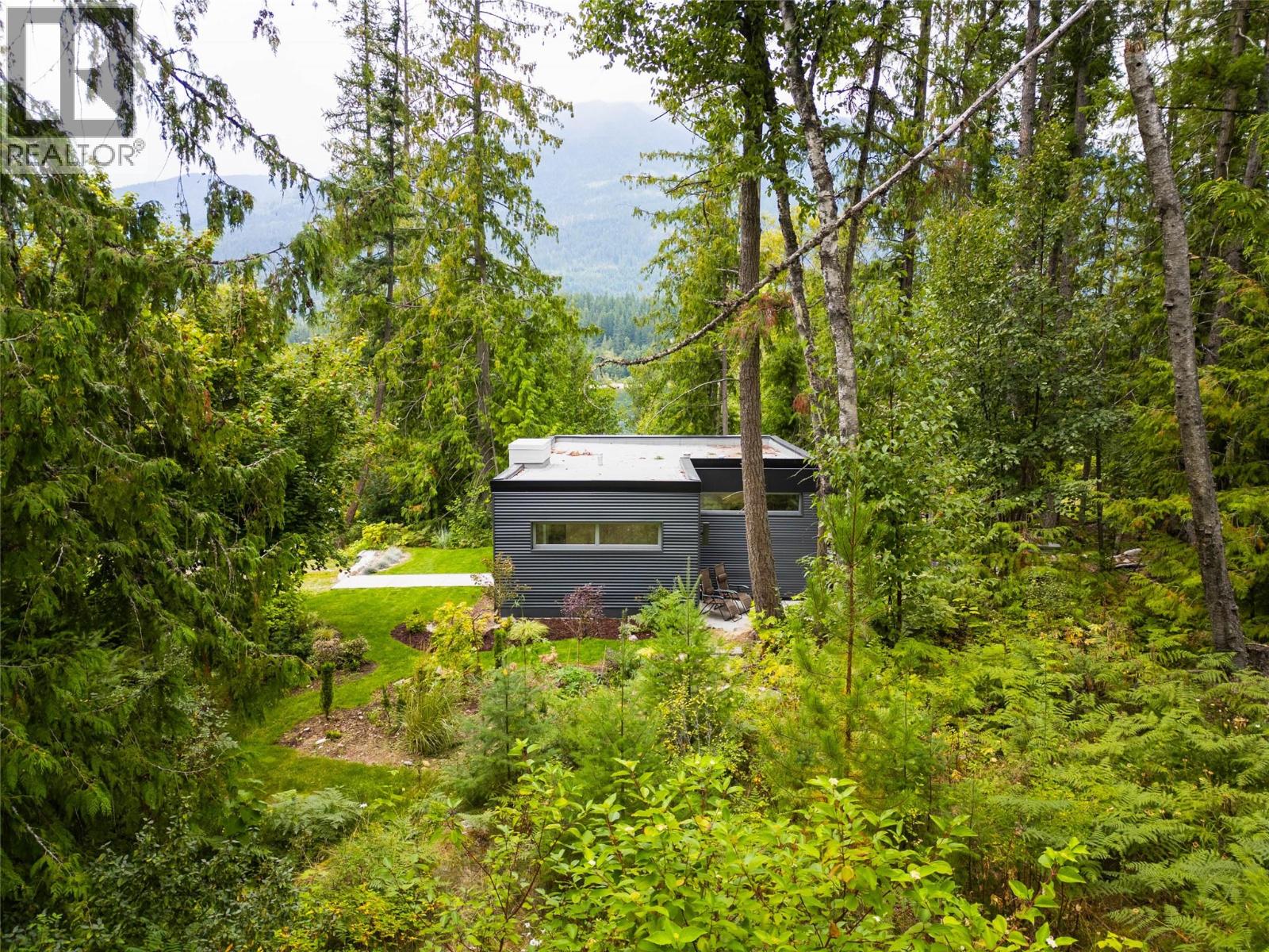 183-191 Kootenay Lake Road Property Photo 74