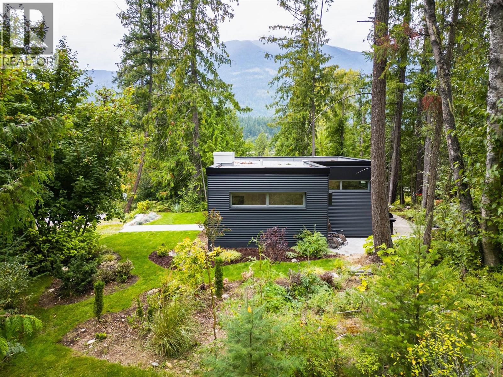 183-191 Kootenay Lake Road Property Photo 75