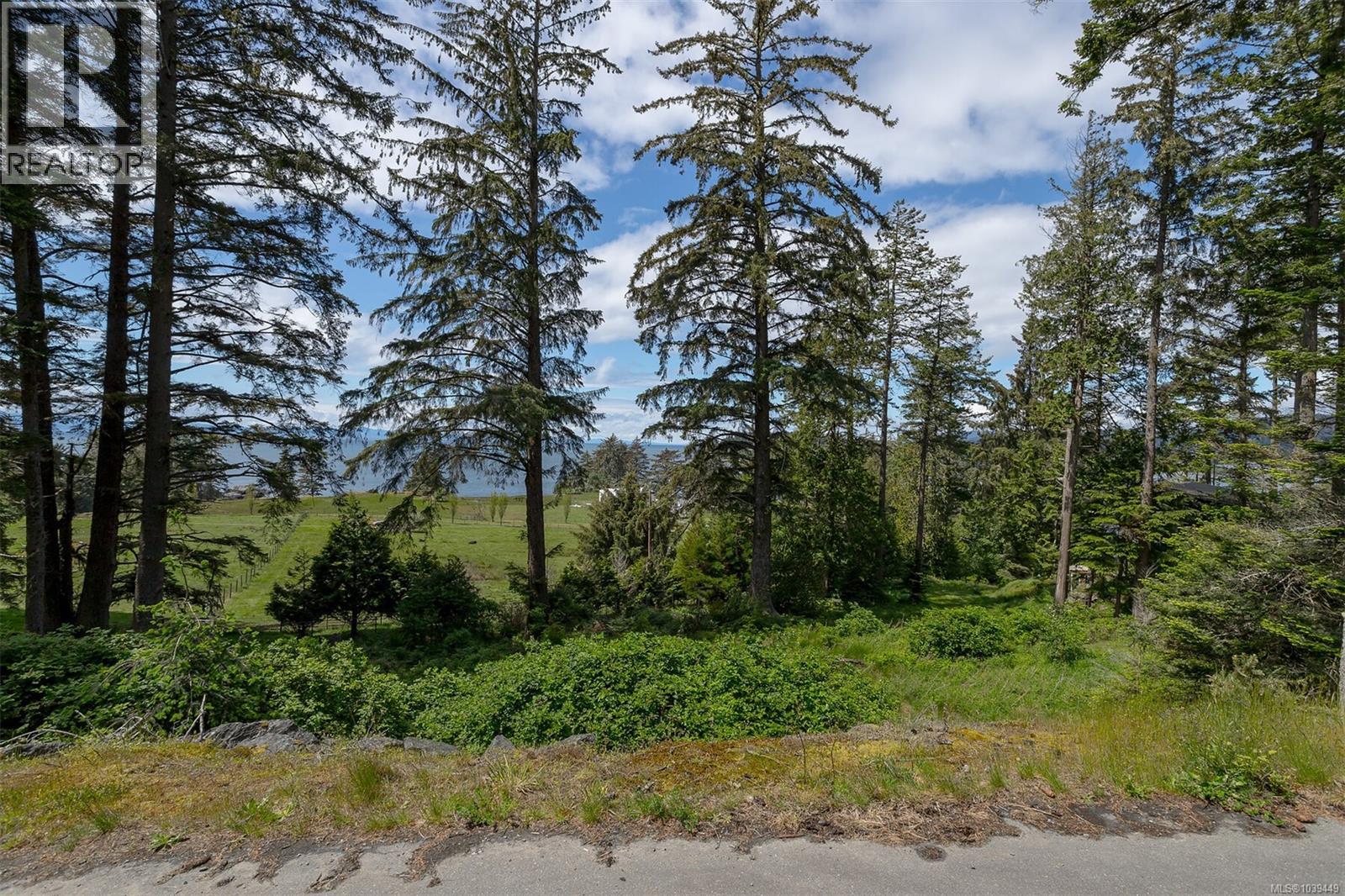 7170 Sea Cliff Rd Property Photo 3
