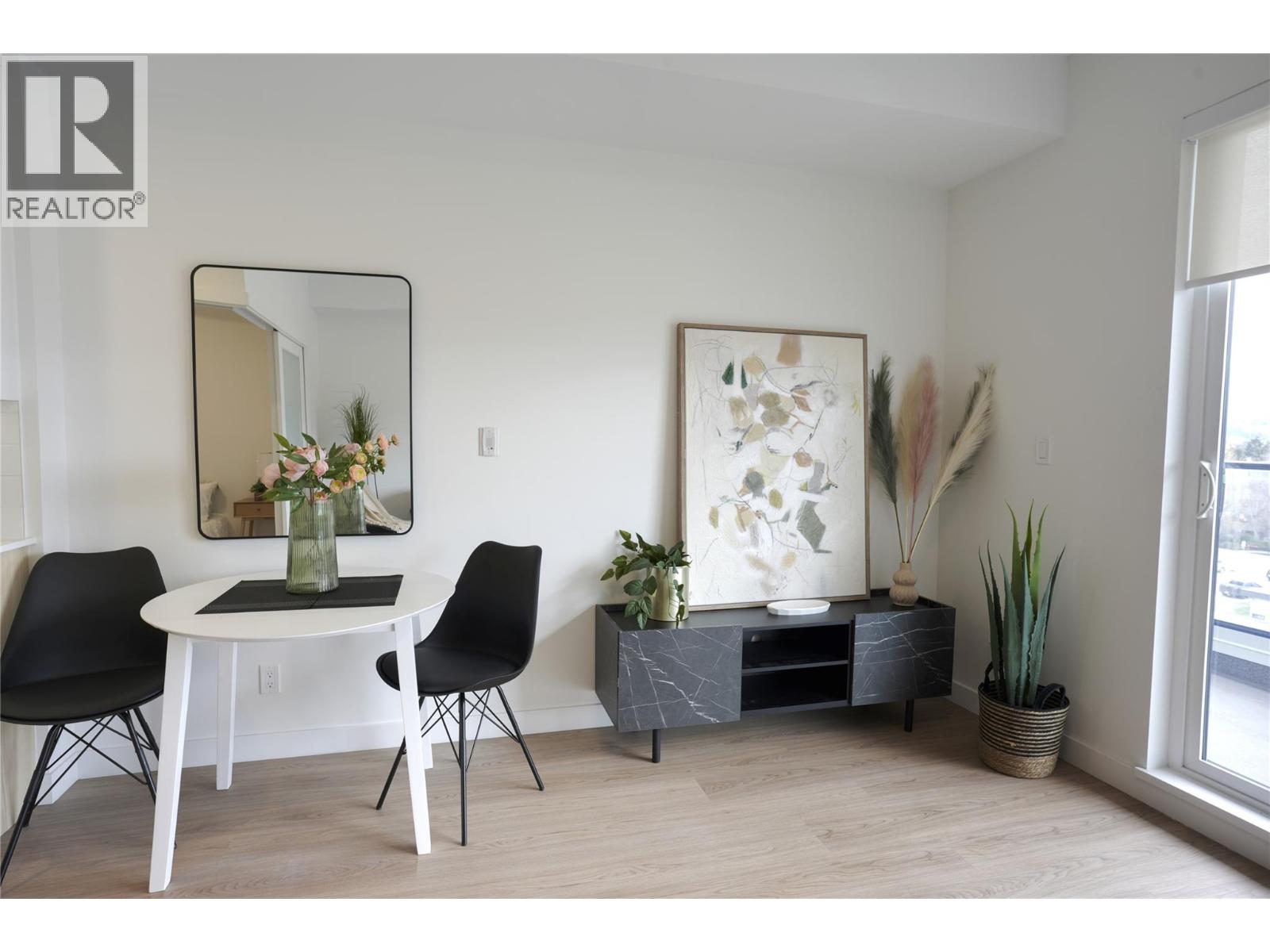 1380 Pridham Avenue Unit# 408 Property Photo 5