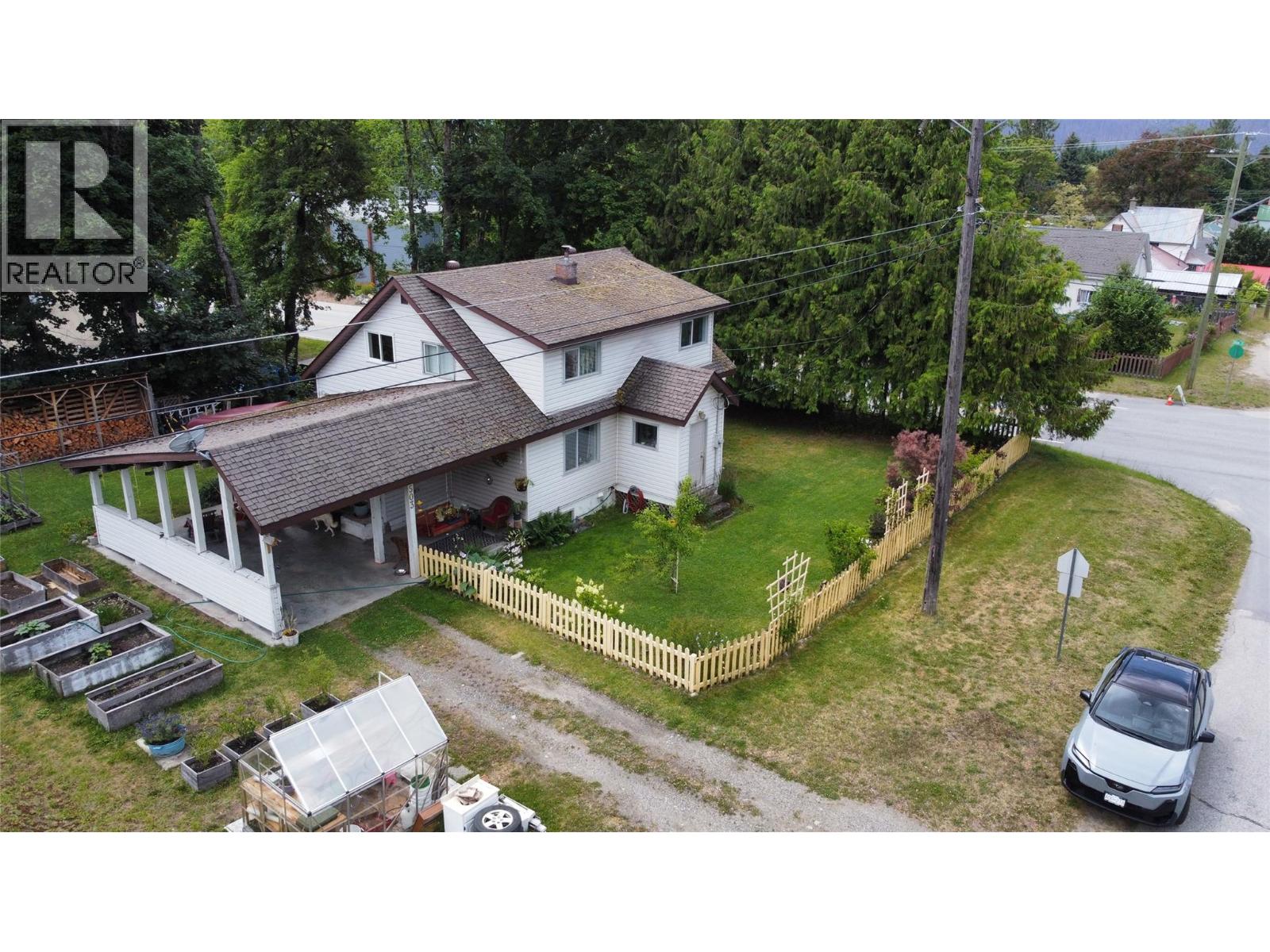 503 7th Avenue Property Photo 4