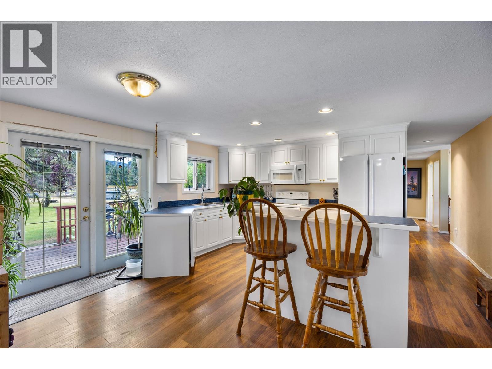6572 Becker Road Property Photo 4