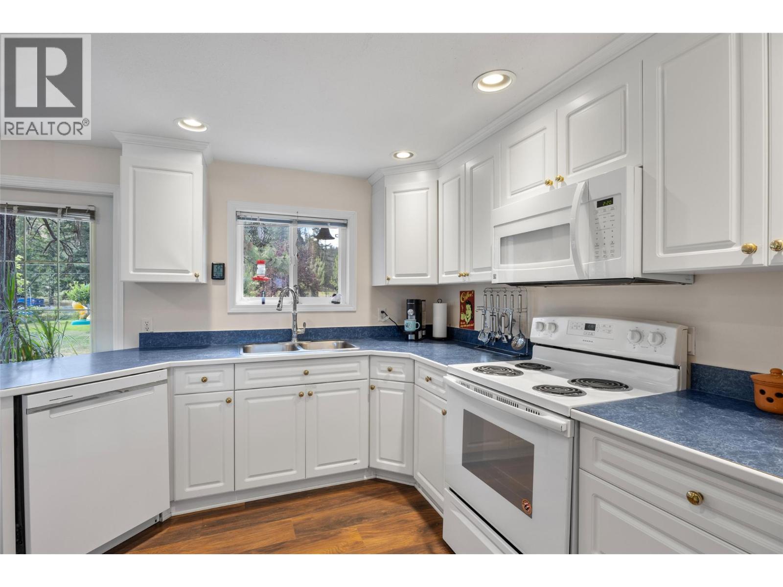 6572 Becker Road Property Photo 12