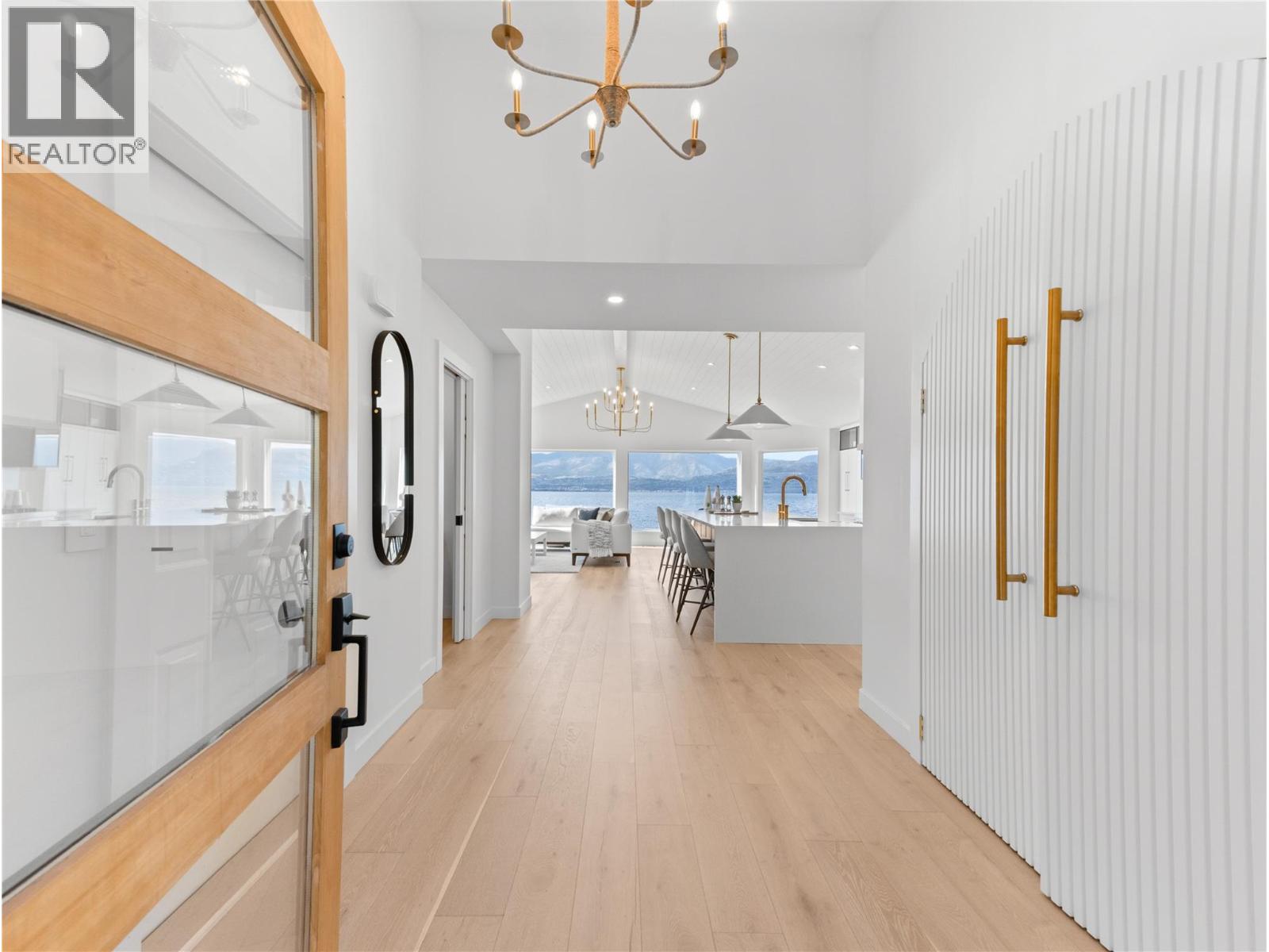 5538 Lakeshore Road Property Photo 10
