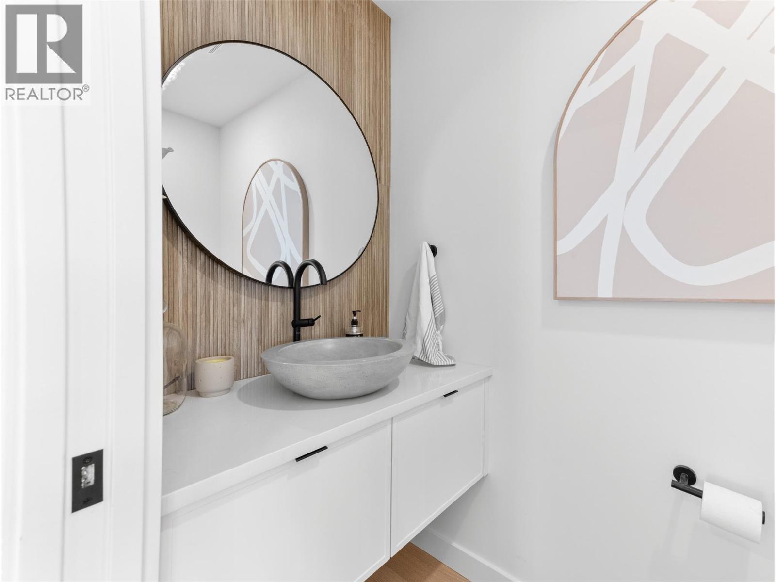 5538 Lakeshore Road Property Photo 16