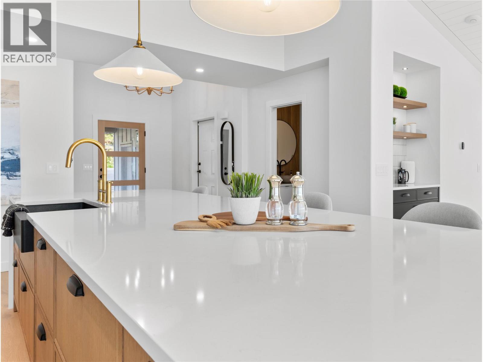 5538 Lakeshore Road Property Photo 32