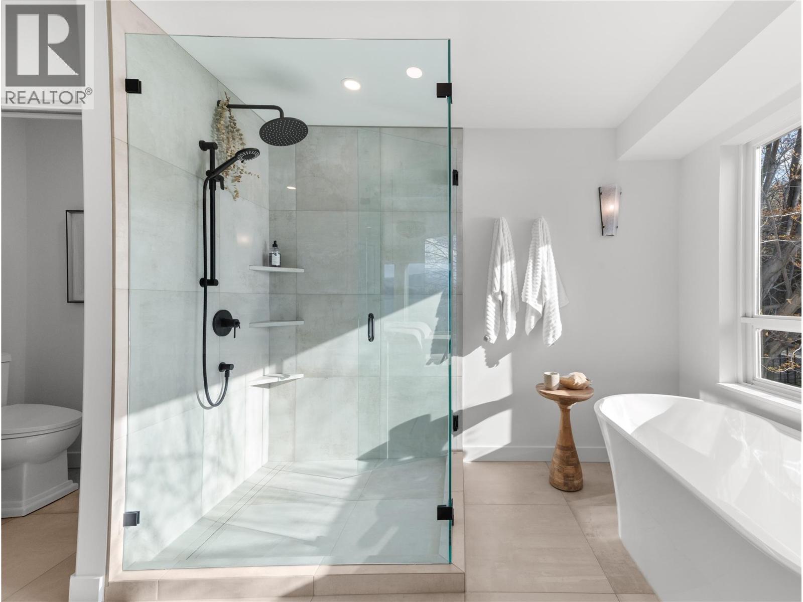 5538 Lakeshore Road Property Photo 37