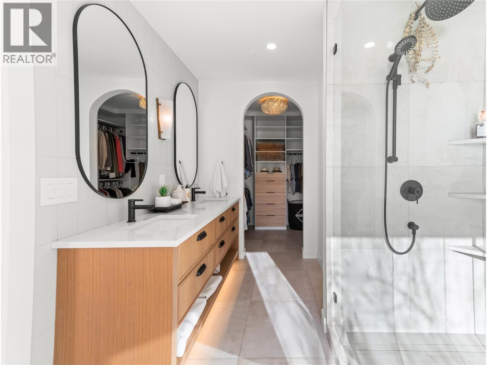 5538 Lakeshore Road Property Photo 38