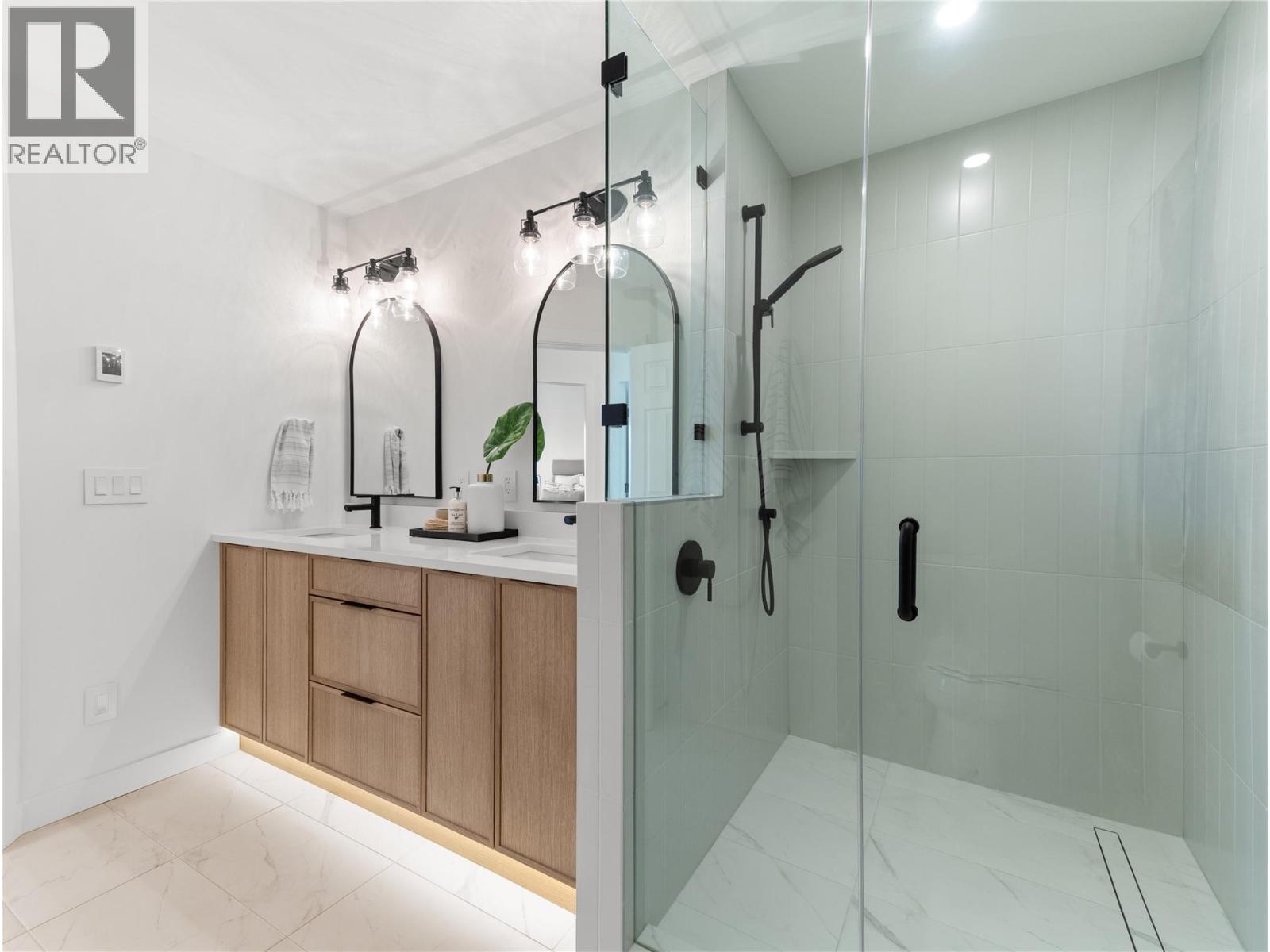5538 Lakeshore Road Property Photo 41