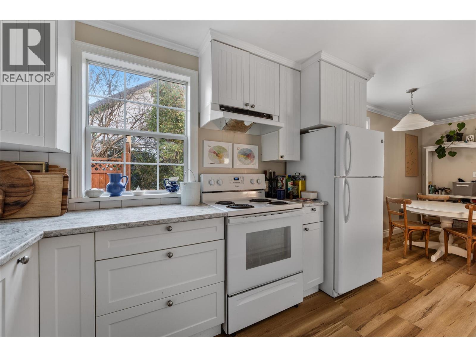 691-693 Okanagan Boulevard Property Photo 8