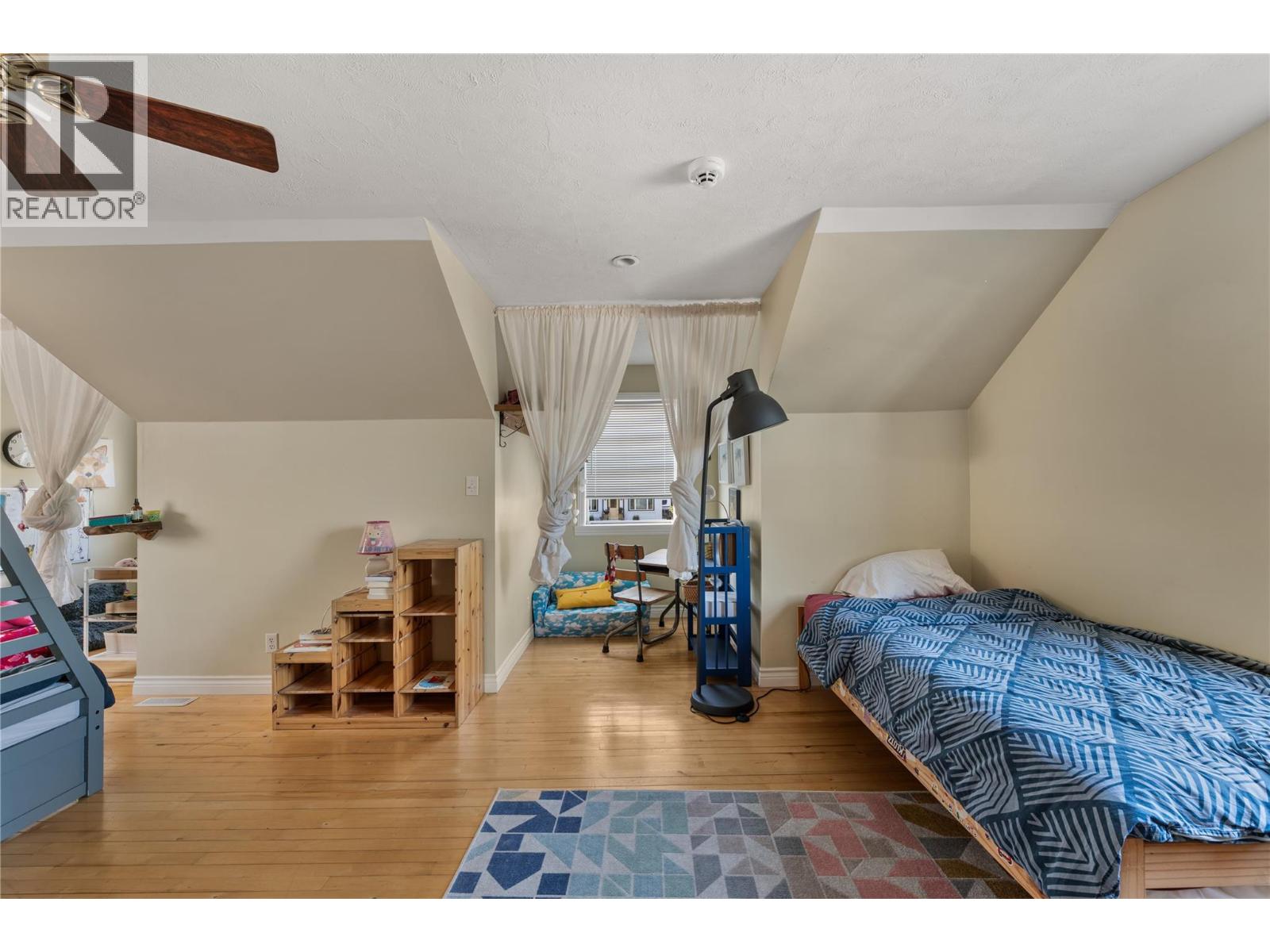 691-693 Okanagan Boulevard Property Photo 21