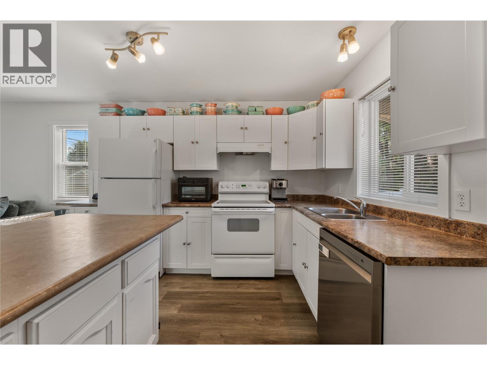 691-693 Okanagan Boulevard Property Photo 26