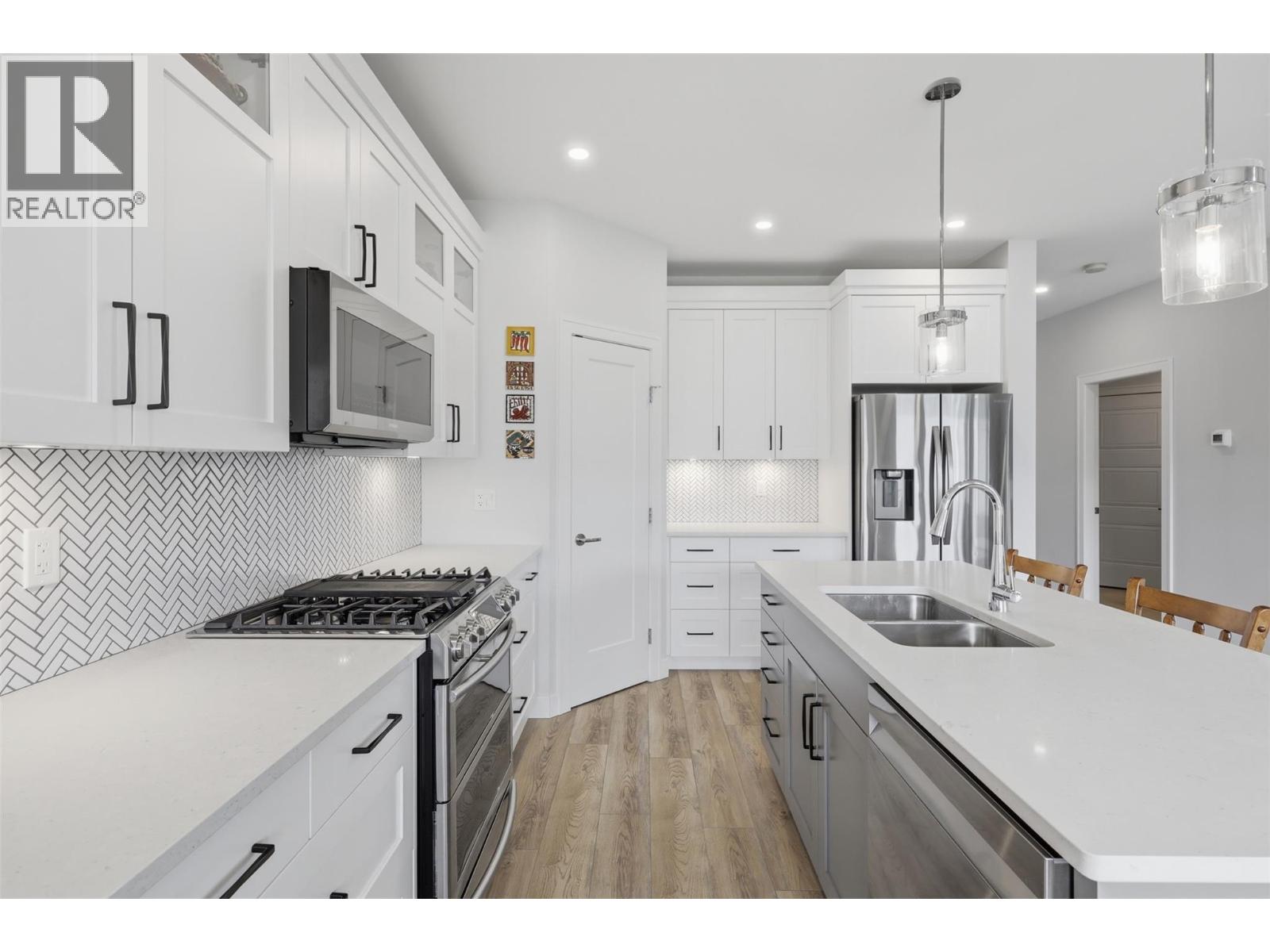 641 Shuswap Road E Unit# 140 Property Photo 12