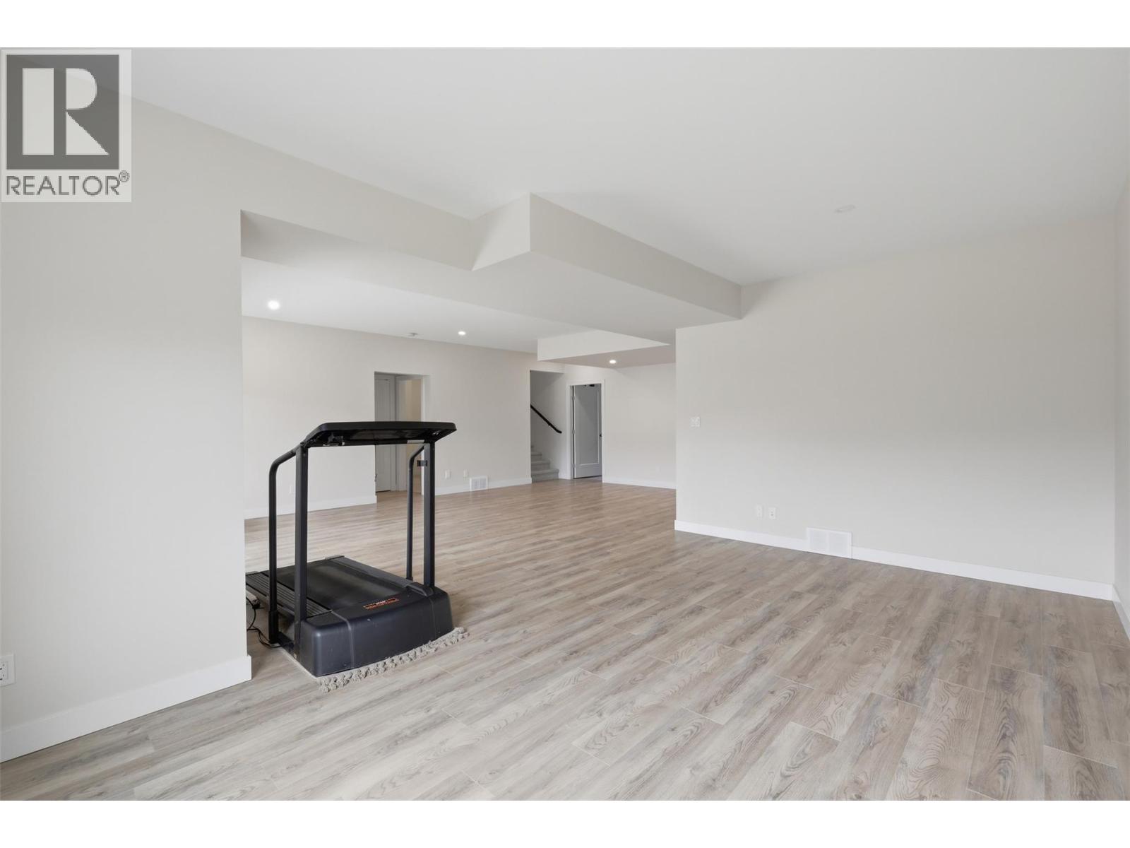 641 Shuswap Road E Unit# 140 Property Photo 30