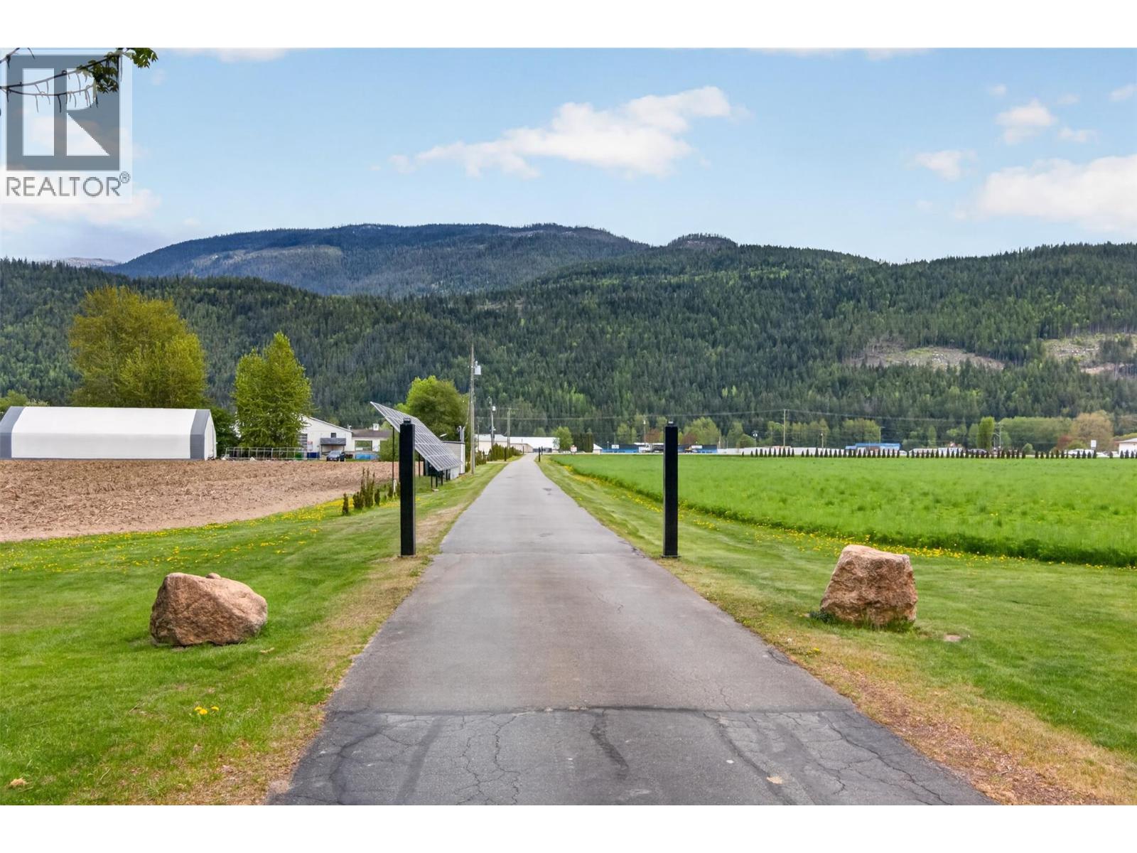 1200 Trans Canada Highway Property Photo 20