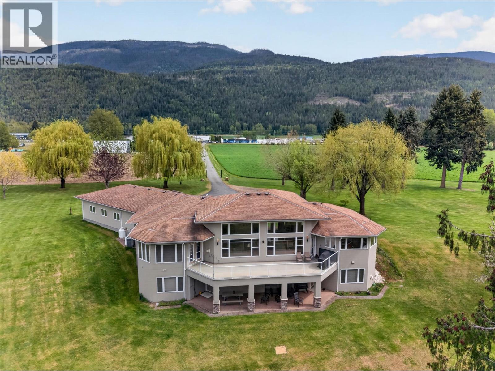 1200 Trans Canada Highway Property Photo 22