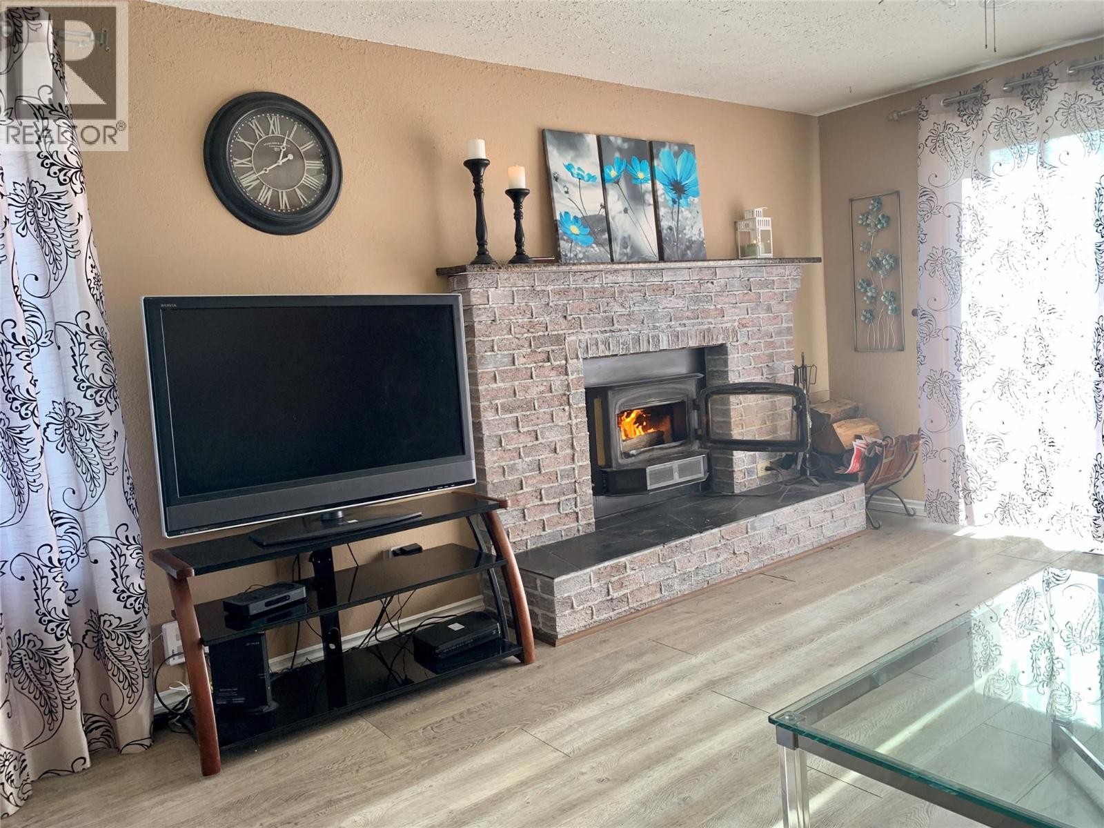 1329 108 Avenue Property Photo 9