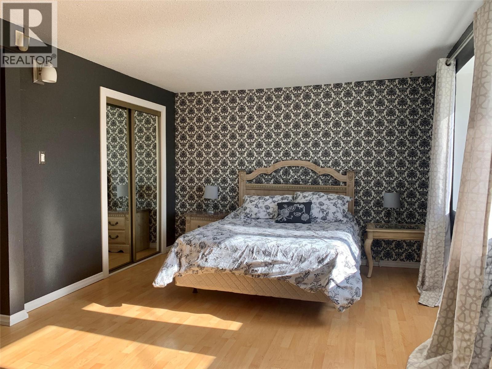 1329 108 Avenue Property Photo 18