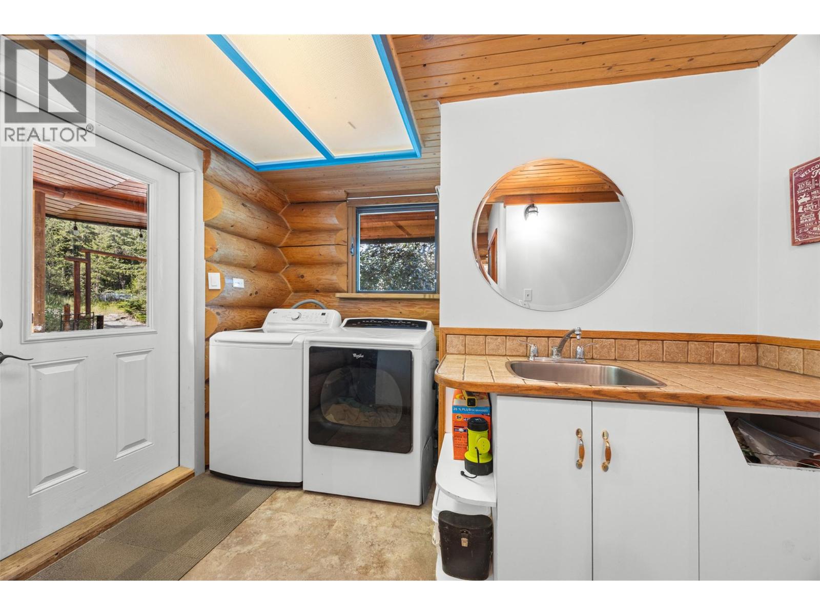 10737 Highway 33 E Property Photo 24
