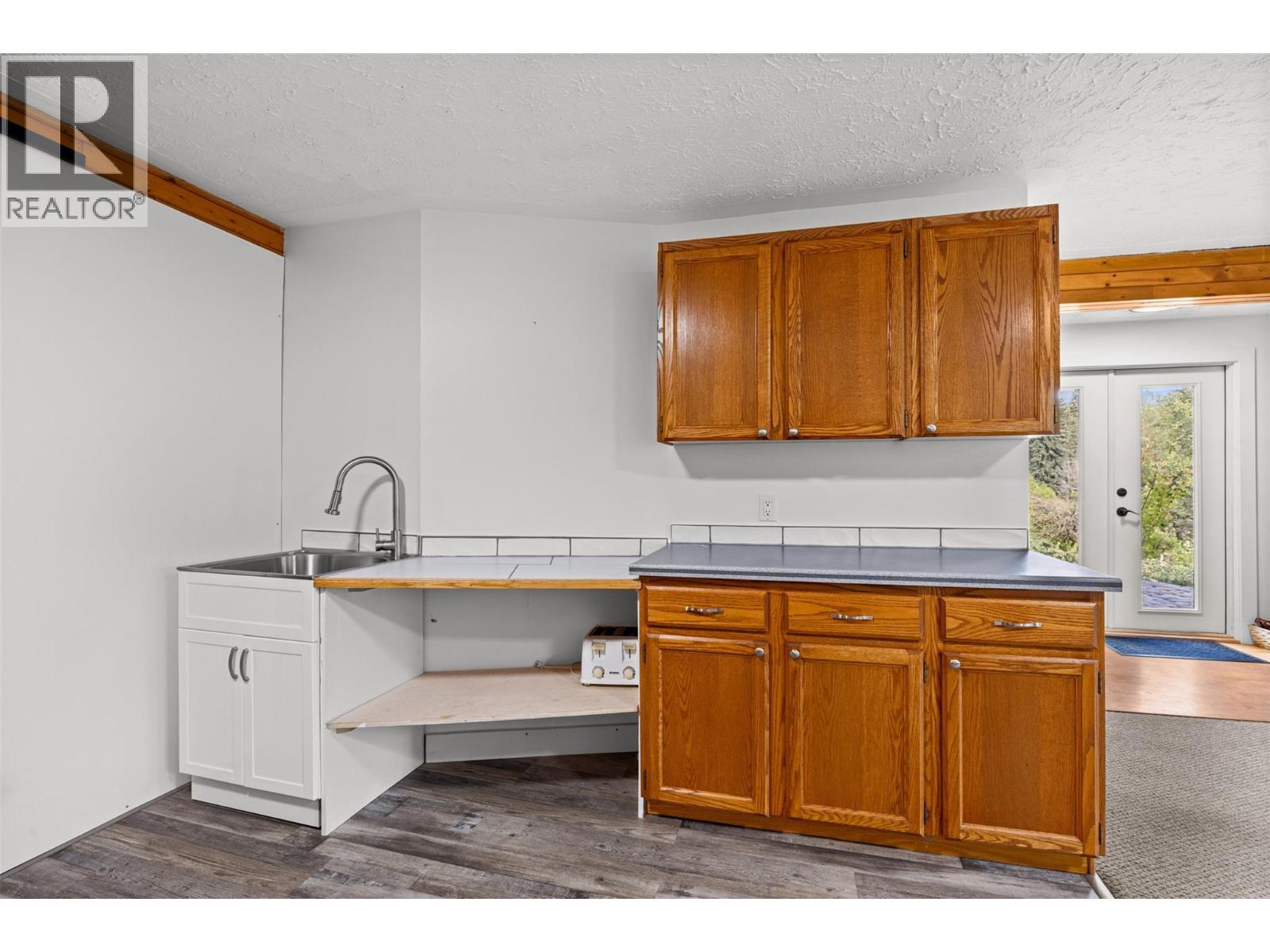 10737 Highway 33 E Property Photo 41