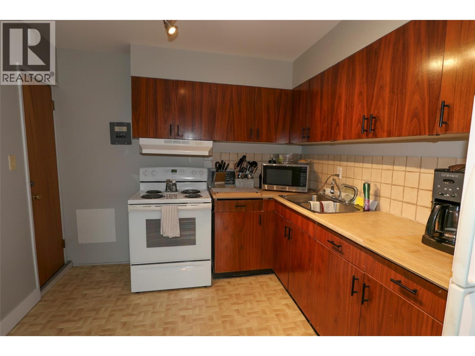 55 103 Avenue Property Photo 16
