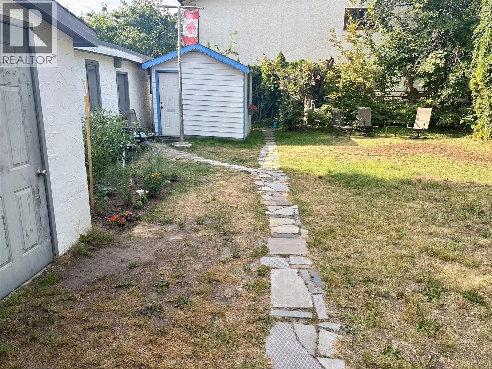 1175-1179 Raymer Avenue Property Photo 6