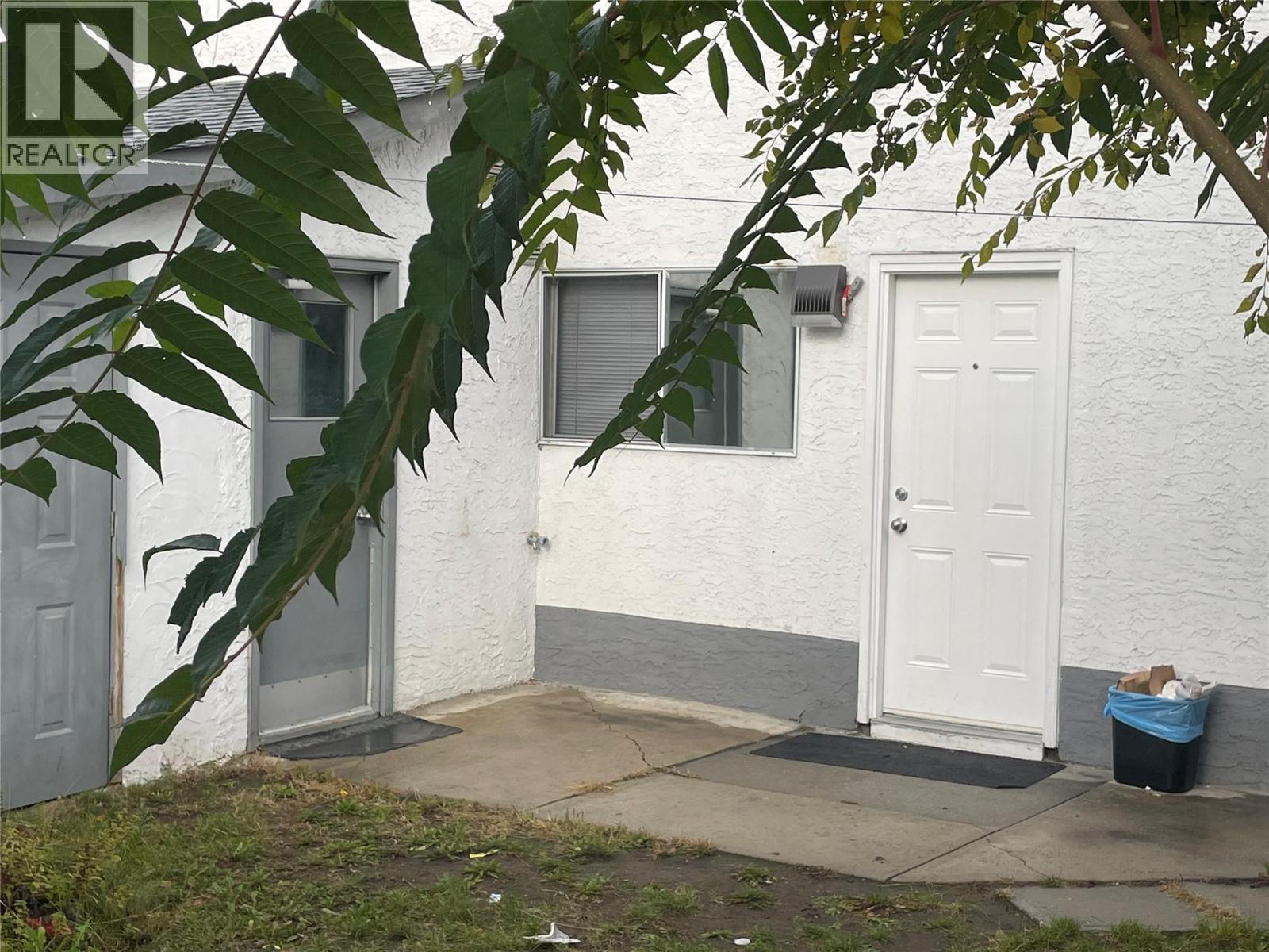 1175-1179 Raymer Avenue Property Photo 9