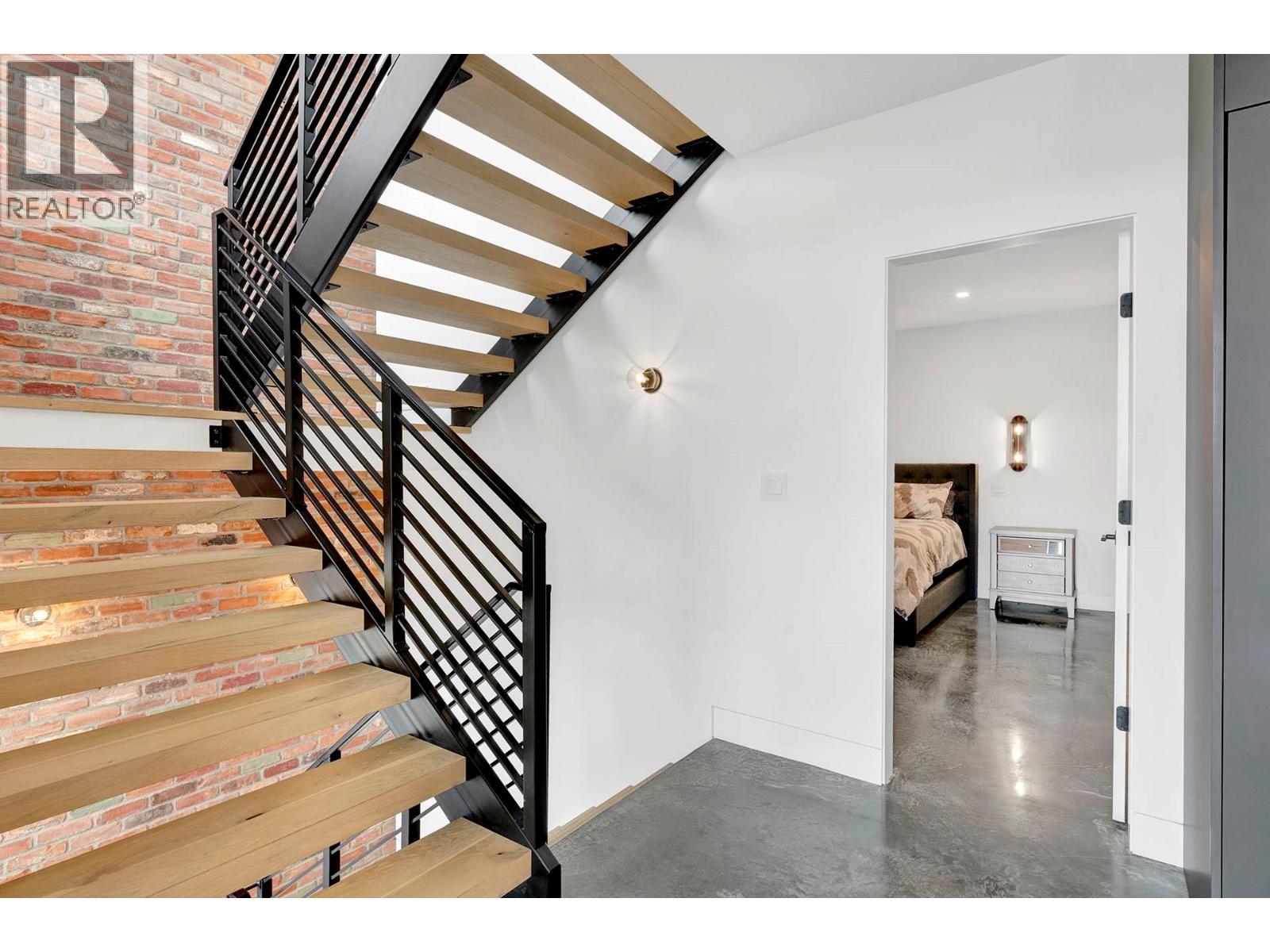 887 Fernie Road Property Photo 46