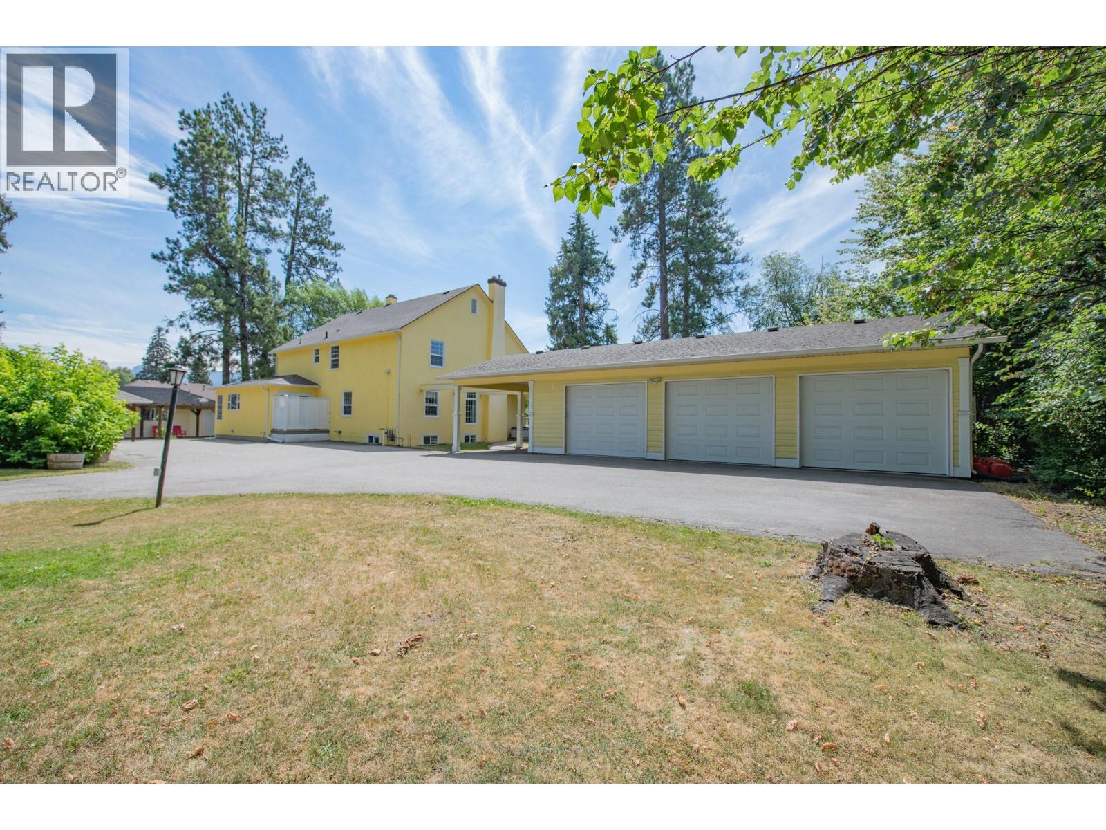 1851 Miller Street Property Photo 3