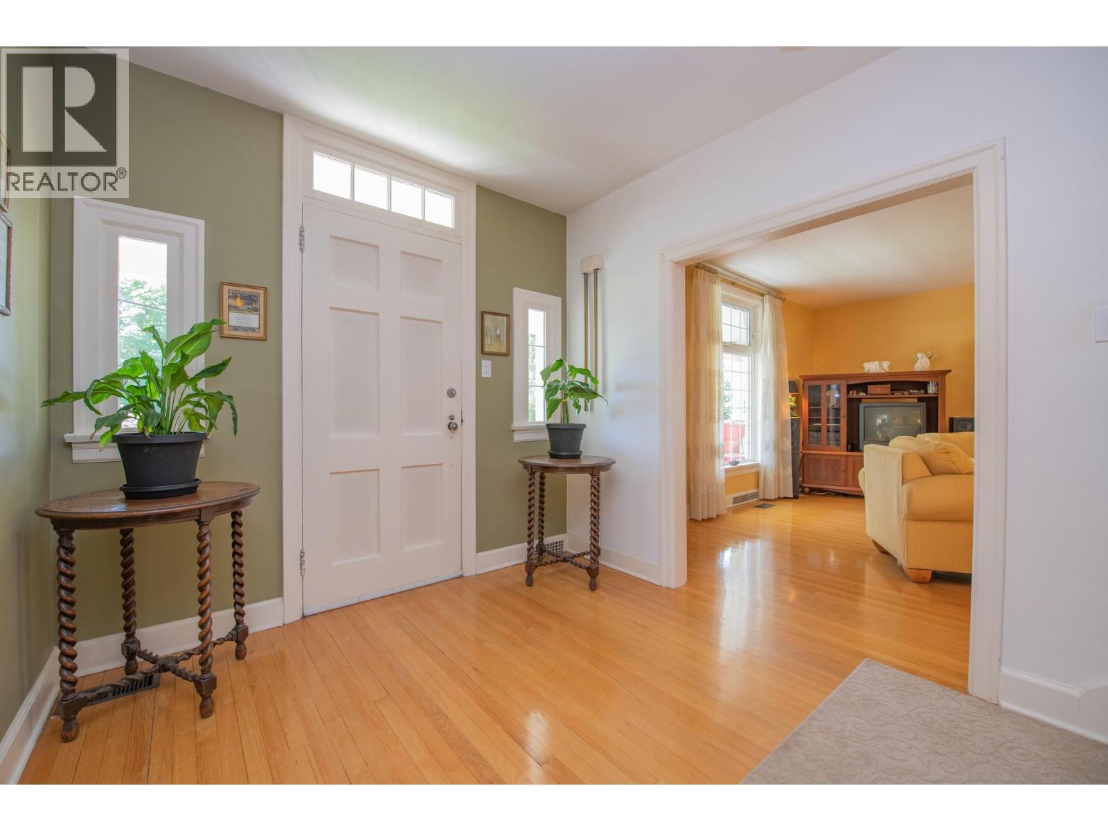 1851 Miller Street Property Photo 5