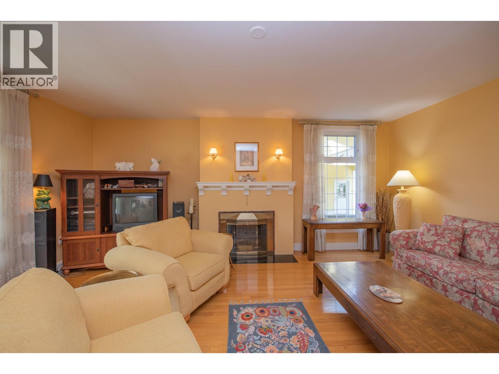 1851 Miller Street Property Photo 6