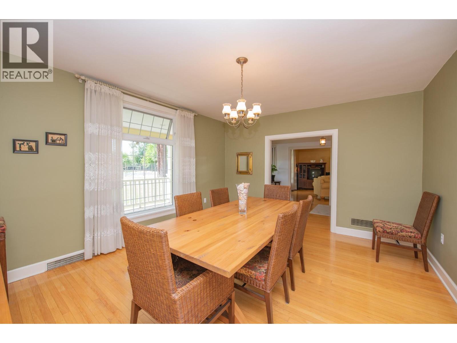 1851 Miller Street Property Photo 9