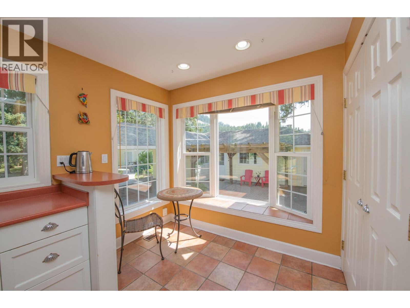 1851 Miller Street Property Photo 12