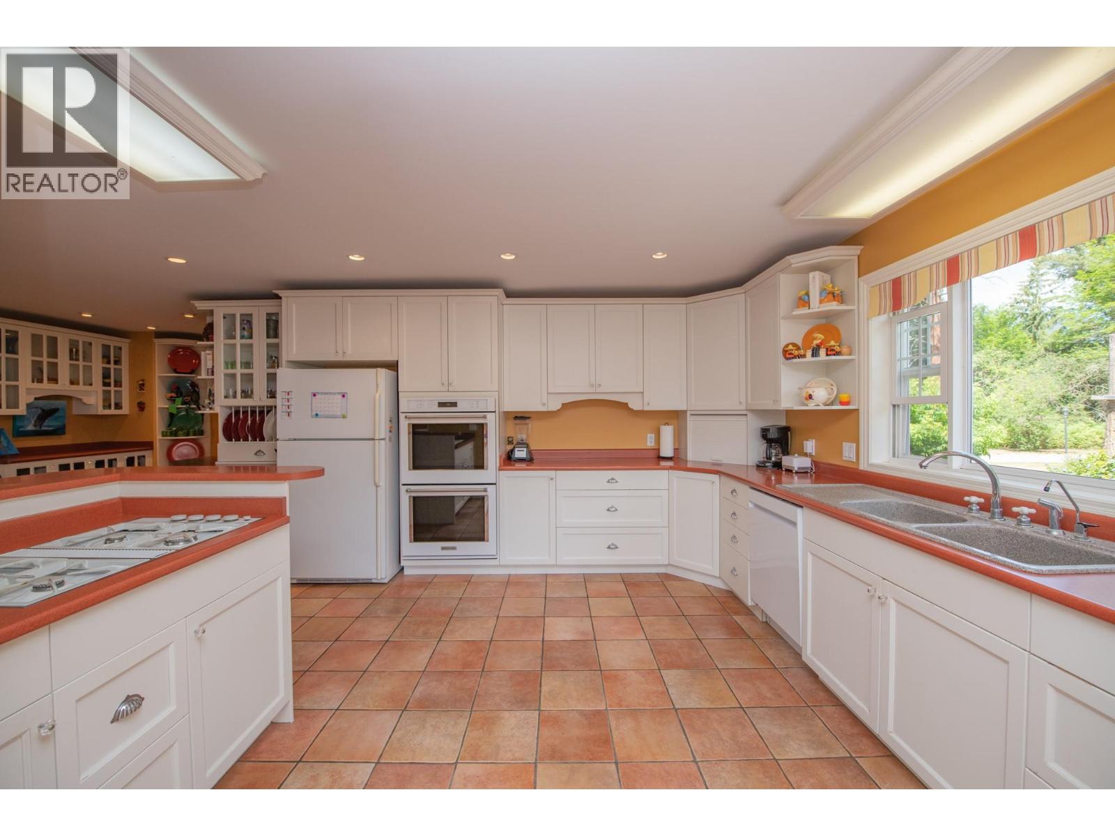 1851 Miller Street Property Photo 13