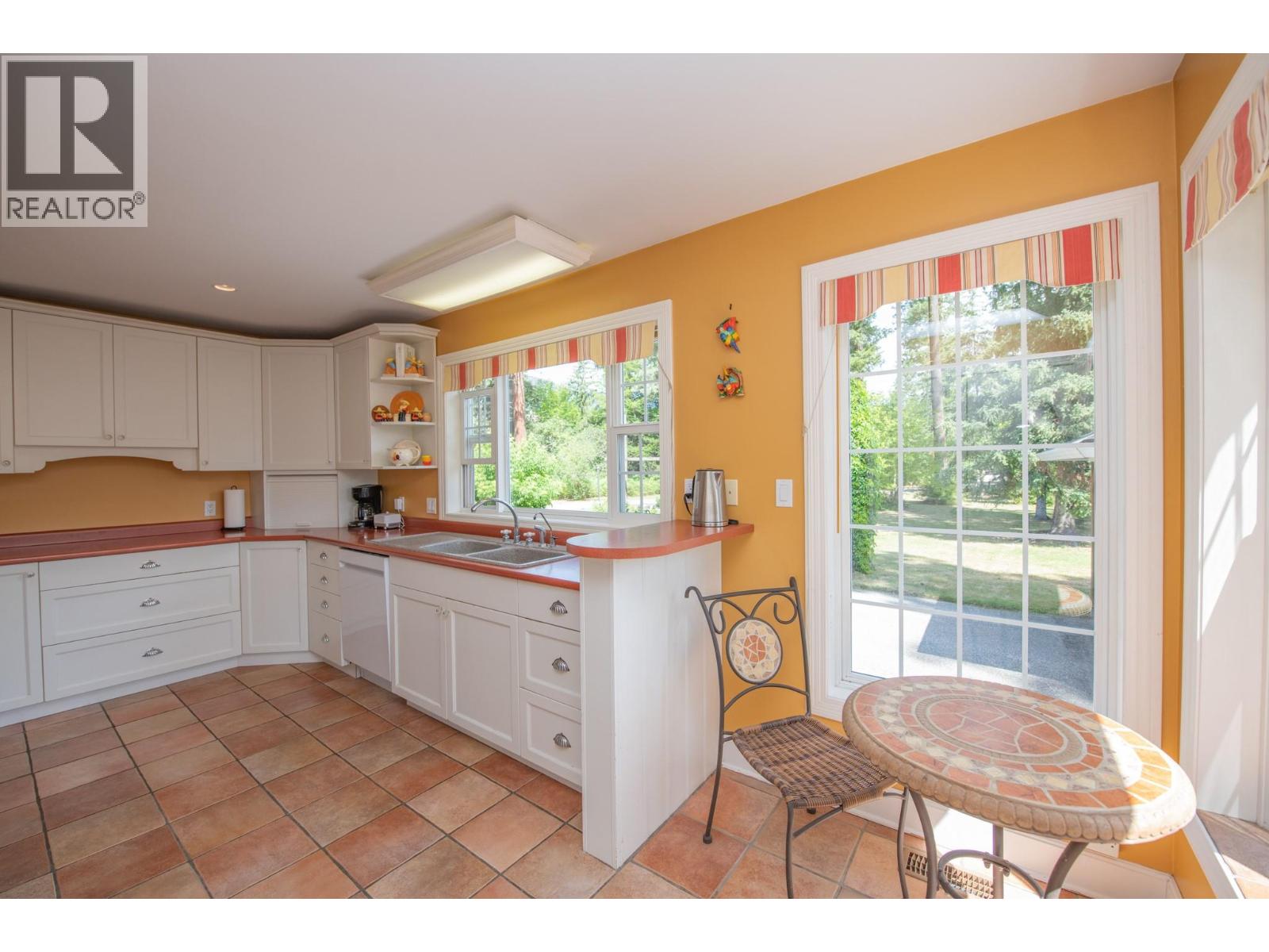 1851 Miller Street Property Photo 14