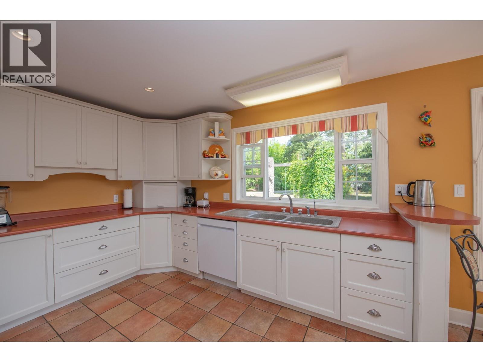 1851 Miller Street Property Photo 15
