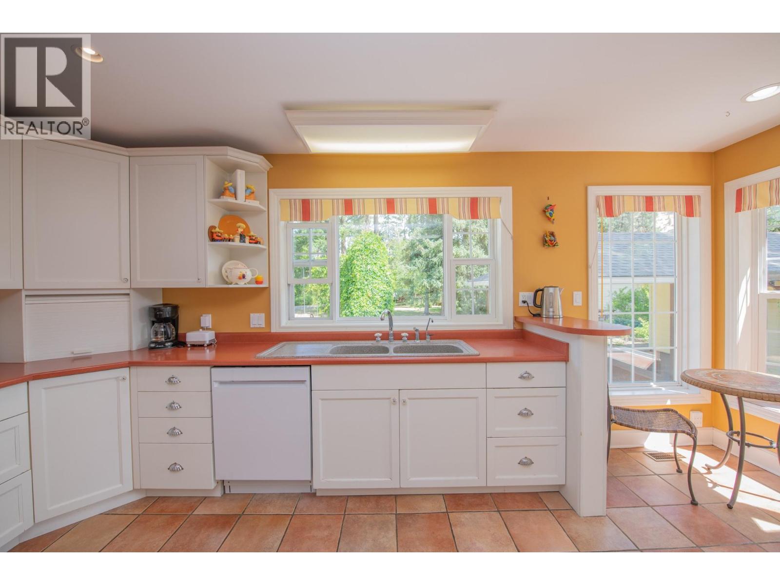 1851 Miller Street Property Photo 18