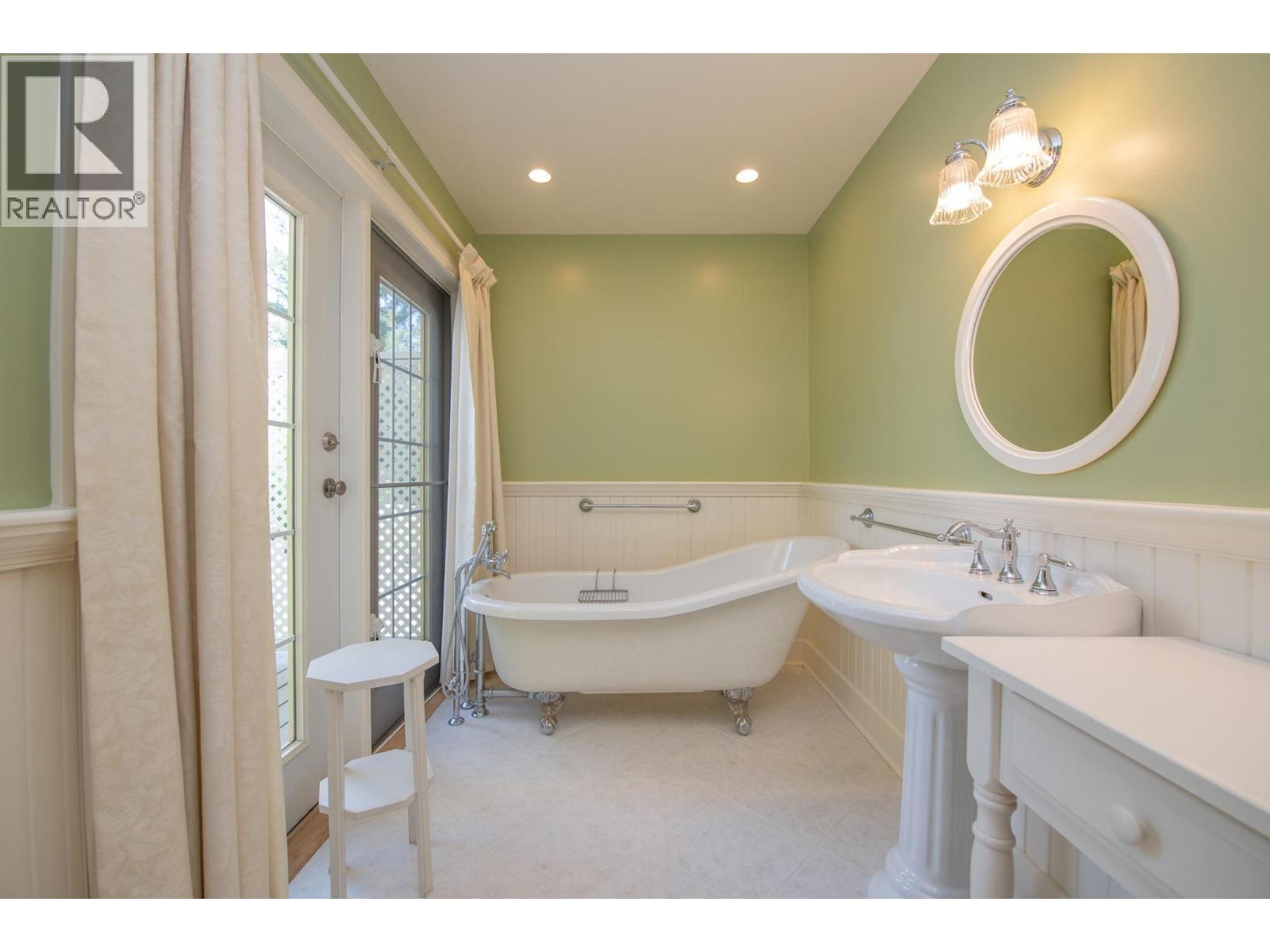 1851 Miller Street Property Photo 21