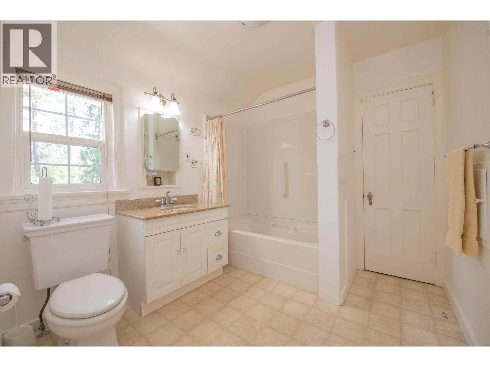1851 Miller Street Property Photo 32