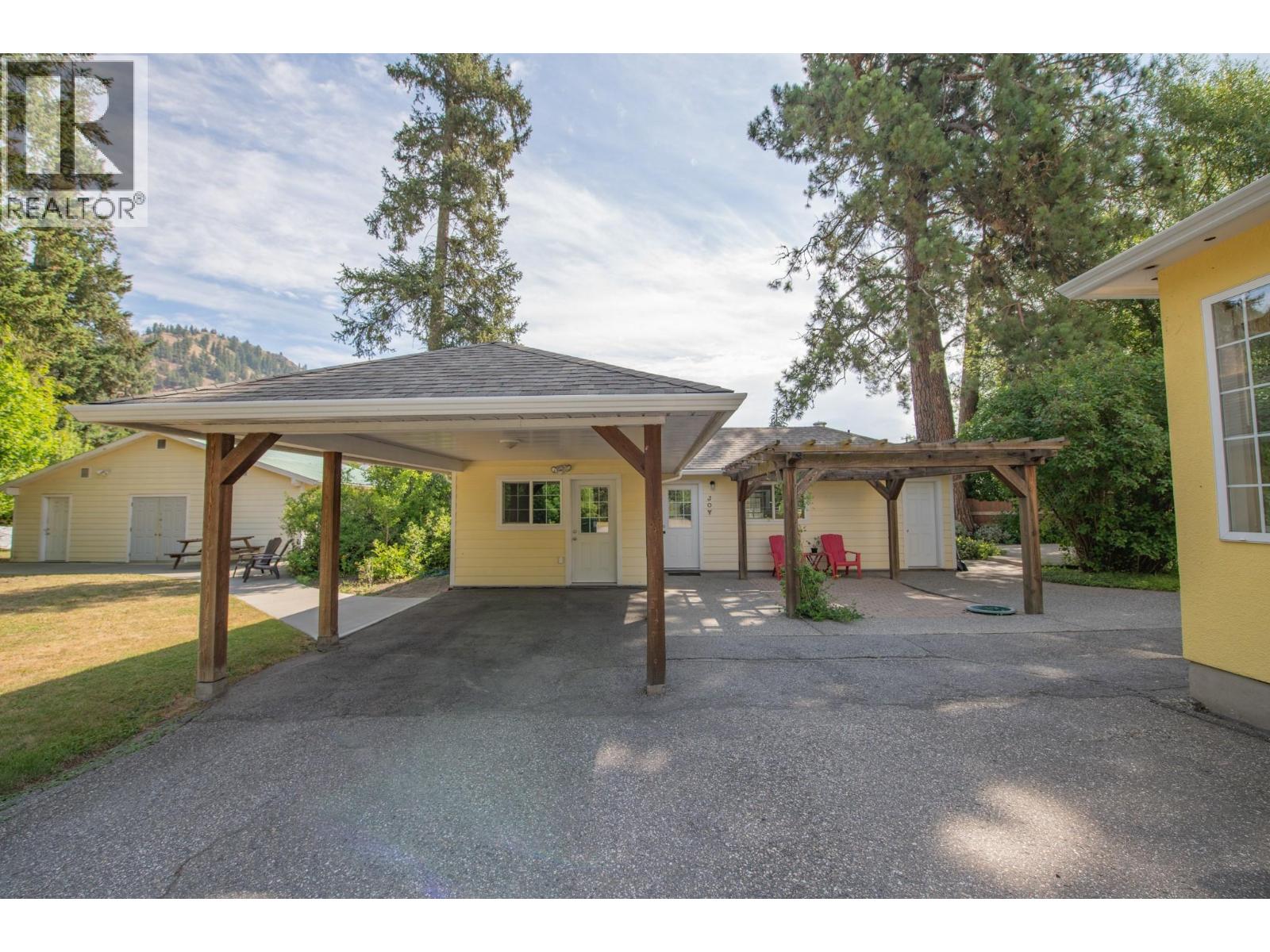 1851 Miller Street Property Photo 43