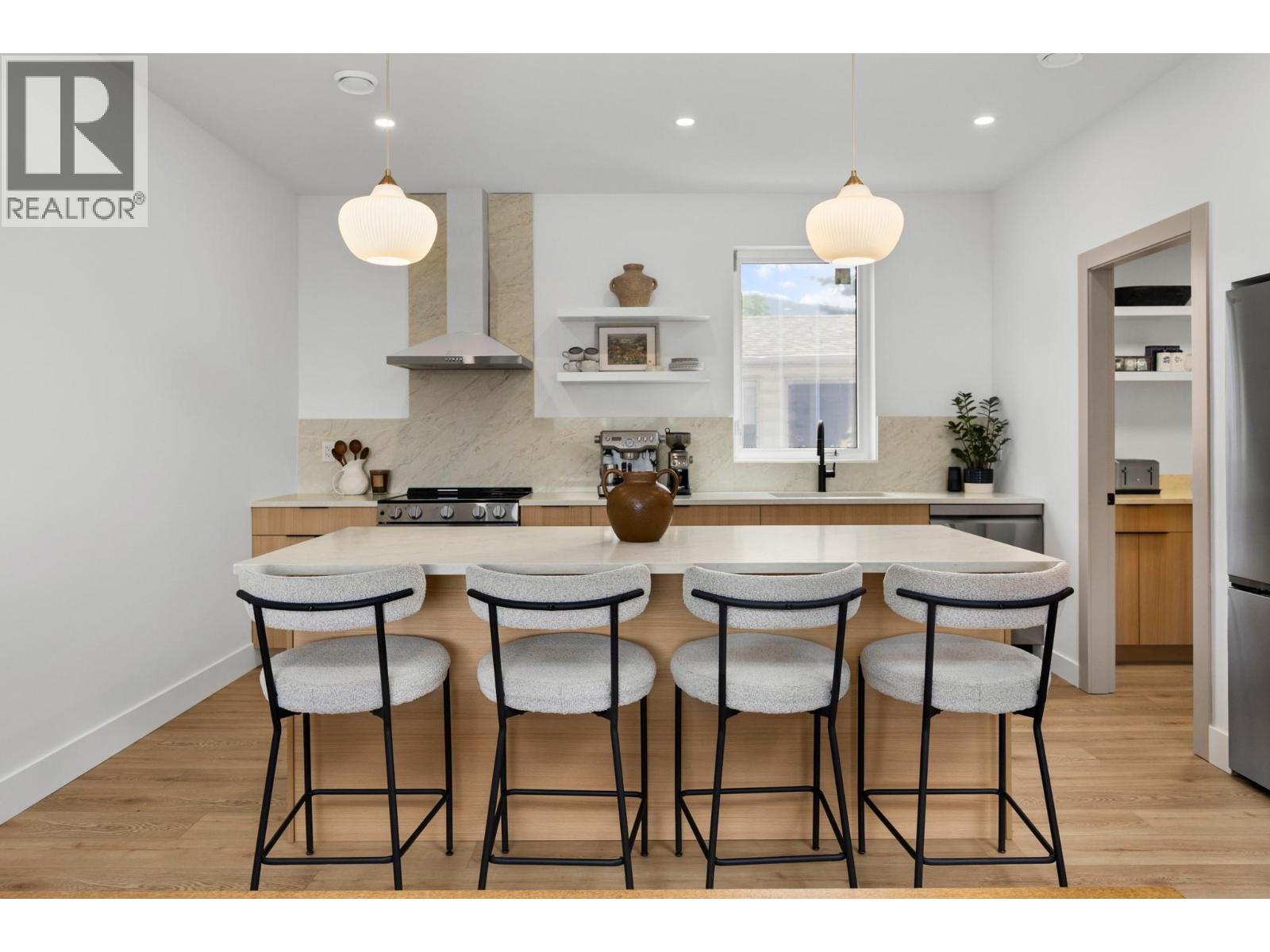 1506 39A Avenue Unit# 3